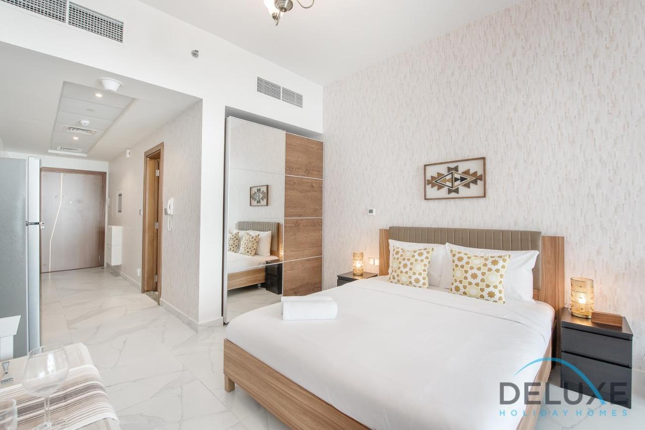 Intimate At Millennium Binghatti Business Bay By Deluxe Homes * Dubai